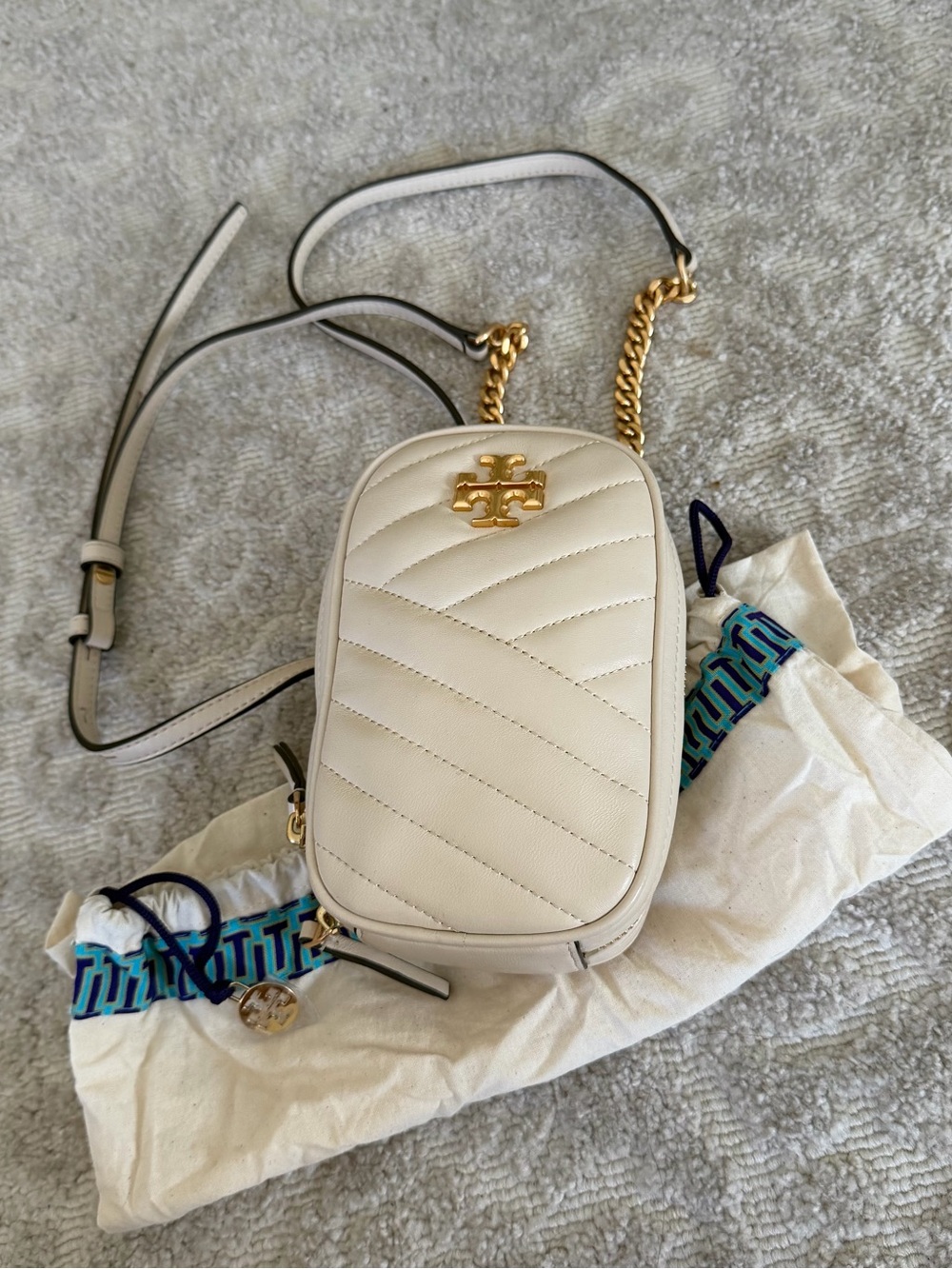 Tory Burch Kira Cream Chevron Quilted Mini Crossbody With Gold Chain - Worn Once